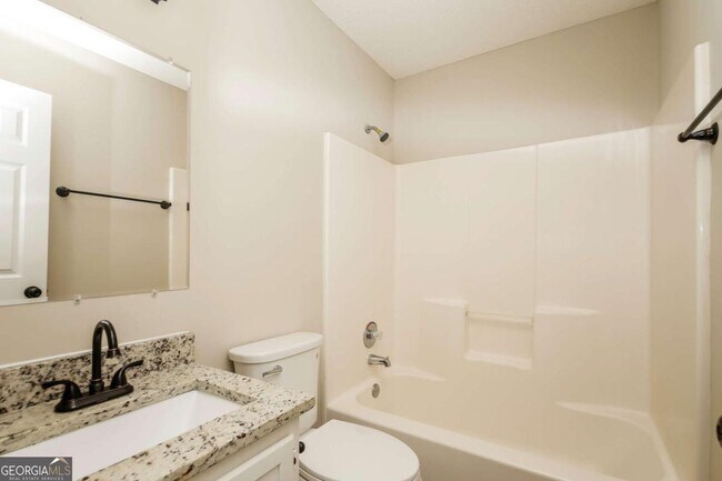 Building Photo - 37 Ridgefield Dr