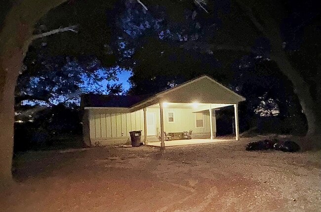 Building Photo - 17048 Harry Jones Rd