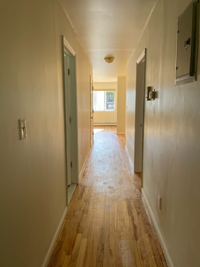 Building Photo - 4334 Baychester Ave