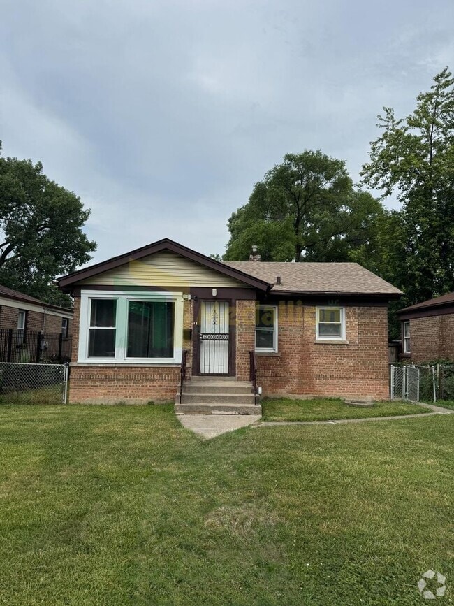 Building Photo - Beautifully Updated 4BR/1BA Home with Fini...