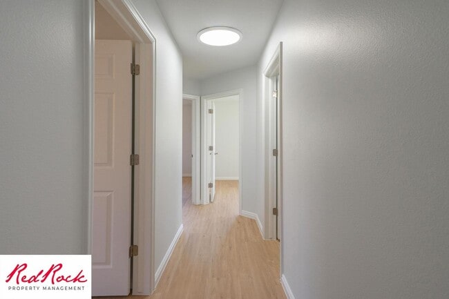 Building Photo - 4 Bedroom in Amber Estates - Newer LVP Flooring throughout home!