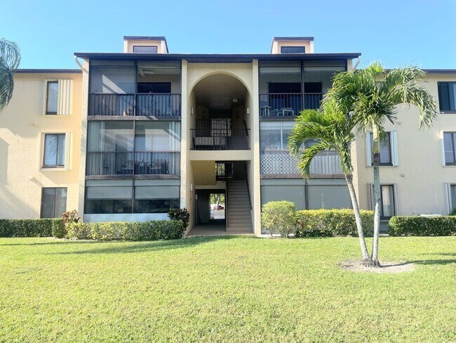 Building Photo - 811 Sky Pine Way