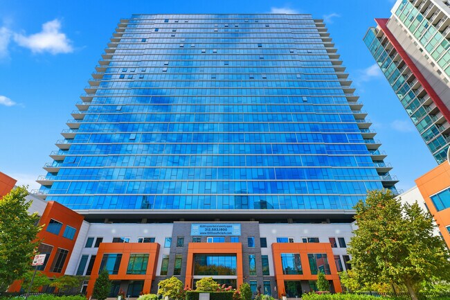 Primary Photo - 1000 S Clark St