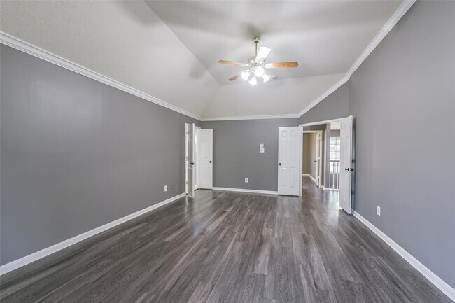 Building Photo - 2509 S Mission Cir