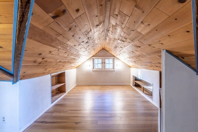 Building Photo - 213 Todd Ave