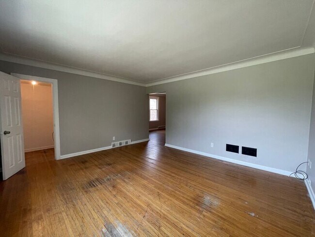 Building Photo - 837 Colburn St