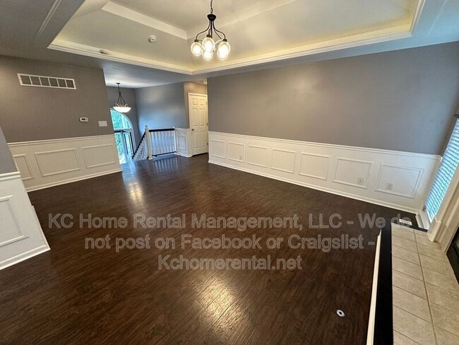 Building Photo - 625 NW Rosaceae Dr