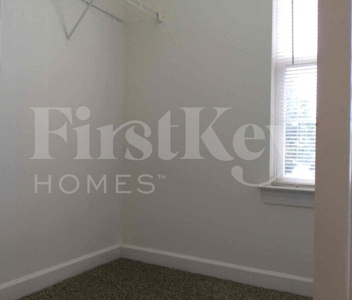 Building Photo - 2845 Island Point Dr NW