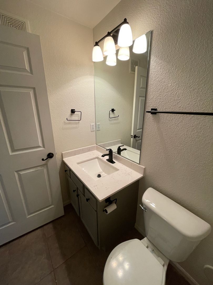 Building Photo - 2113 S Fulton Cir