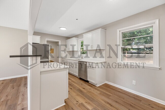 Building Photo - 2126 S Vine St