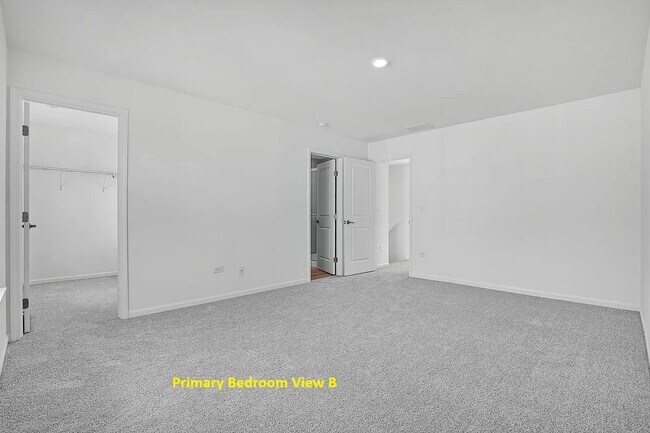 Building Photo - 422 Red Oak Cir