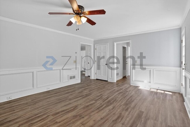 Building Photo - Unit