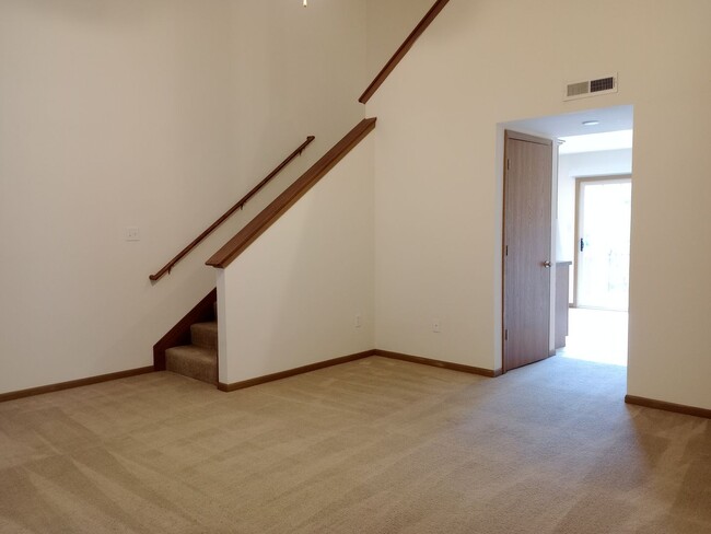 Building Photo - 701-703 Glenstone Dr.