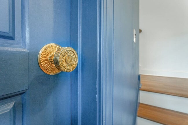 Building Photo - 1494 Madison St