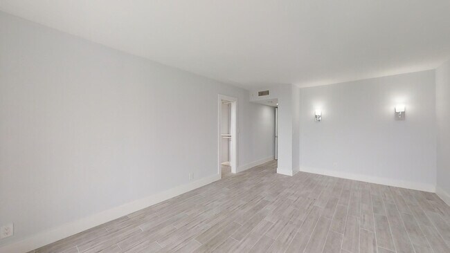 Building Photo - 3980 Oaks Clubhouse Dr