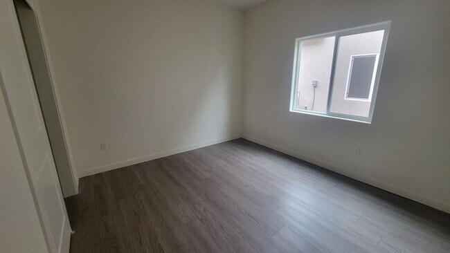 Building Photo - 6909 Elizabeth Ct