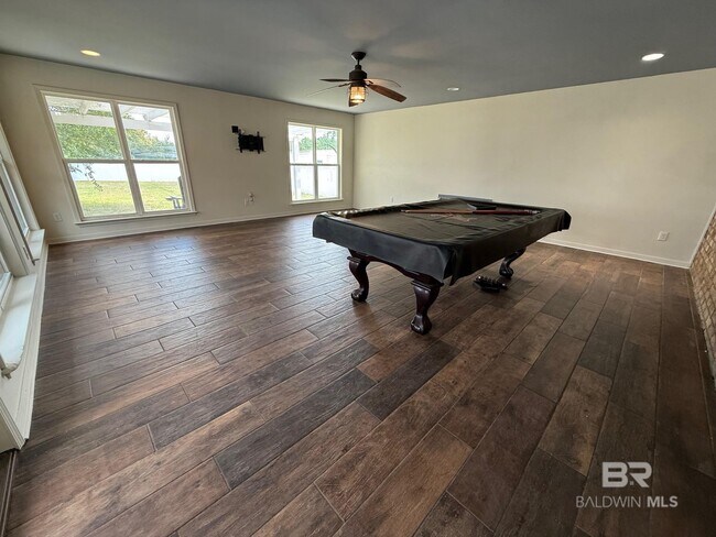 Building Photo - 33701 Rosalia Ave