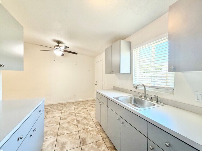 Building Photo - 31890 Avenida La Paloma
