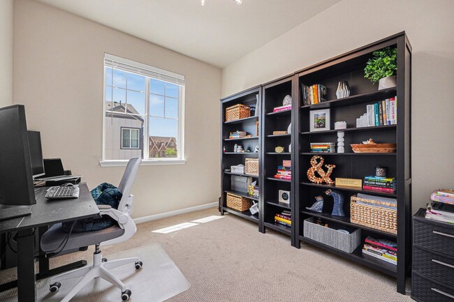 Building Photo - Gorgeous 3 bed 2.5 bath Home Available in Parker!