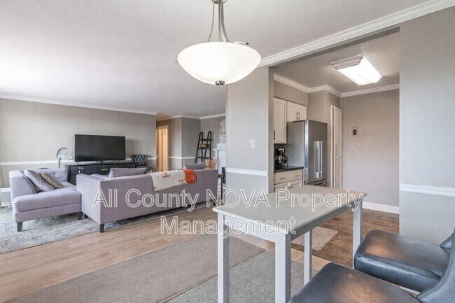 Building Photo - 4343 Cherry Hill Rd