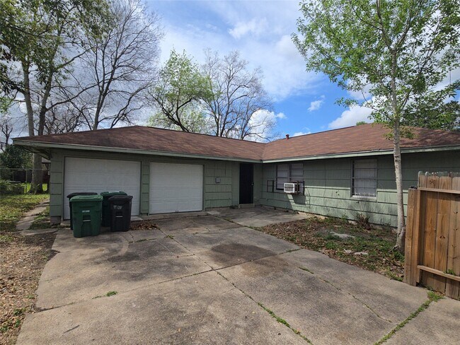 Building Photo - 4203 Wuthering Heights Dr