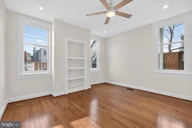 Building Photo - 515 N Columbus St