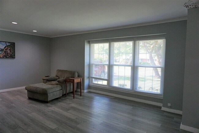 Building Photo - 1607 Arlington St