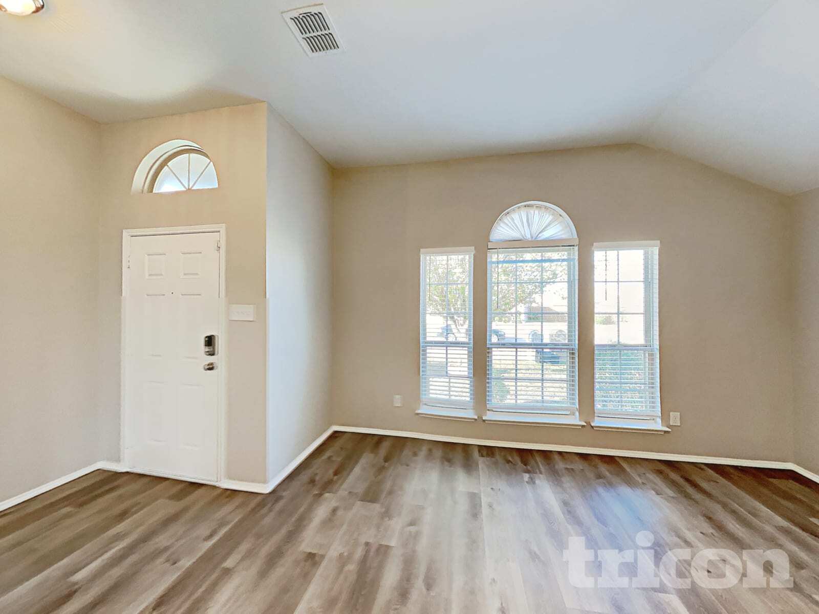 Building Photo - 1600 Bob Dr