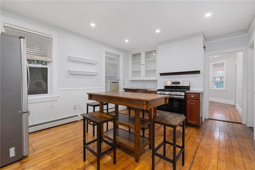 Building Photo - 5 Solar St