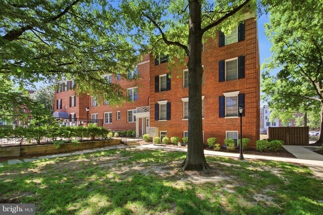 Building Photo - 504 Bashford Ln