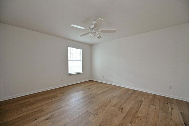 Building Photo - 108 N Mockingbird Cir