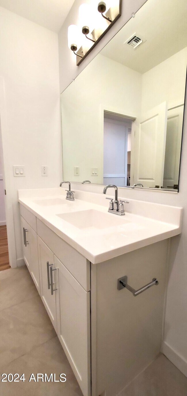 Building Photo - 7812 N 79th Dr