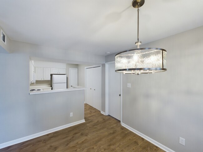 Building Photo - 1041 Wirewood Dr
