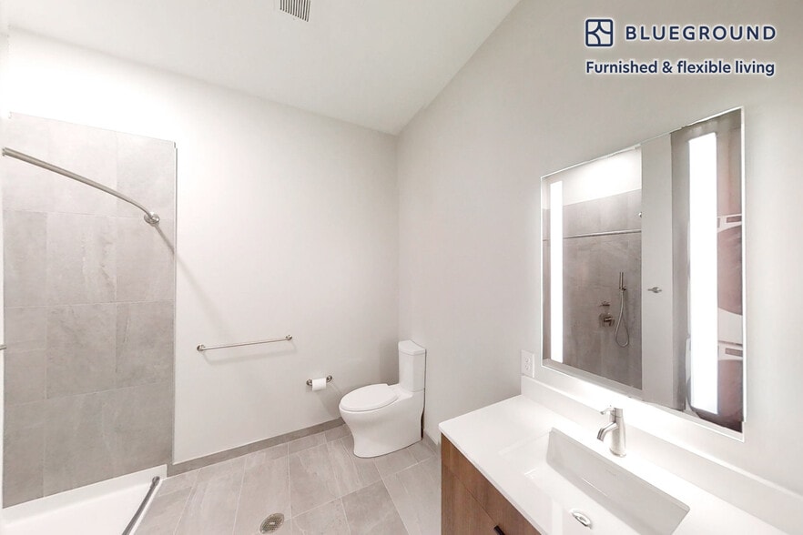 Building Photo - 20 Fourth Avenue-SI ID3601A