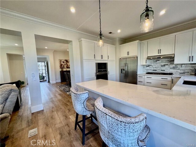 Building Photo - 33 Oak Knolls