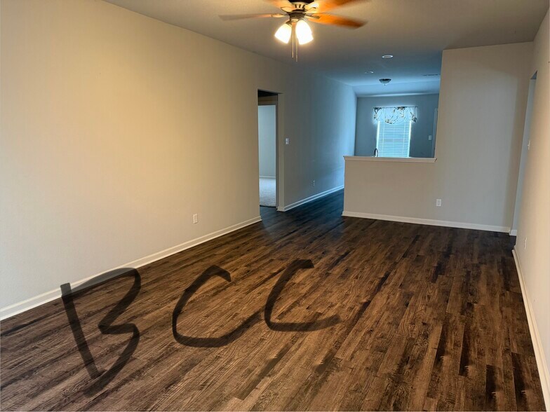 Building Photo - 110 Sunland Dr