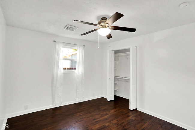 Building Photo - 301 W Pierce St