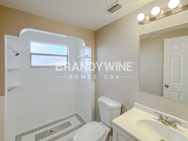 Building Photo - 6135 Seabreeze Dr