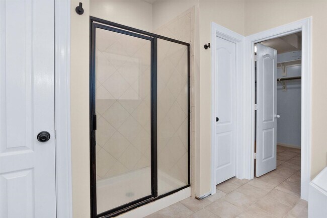 Building Photo - 1010 Maple Run Dr