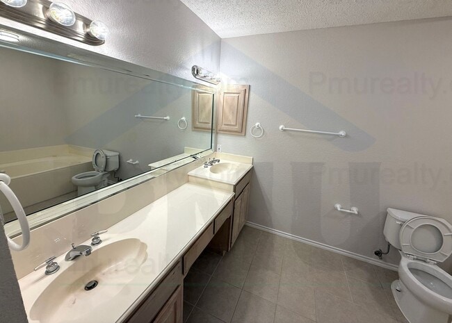 Building Photo - AVAILABLE NOW!!! Custom 3-Bed 2-Bath w/ 2 Dining Areas & View of Creek