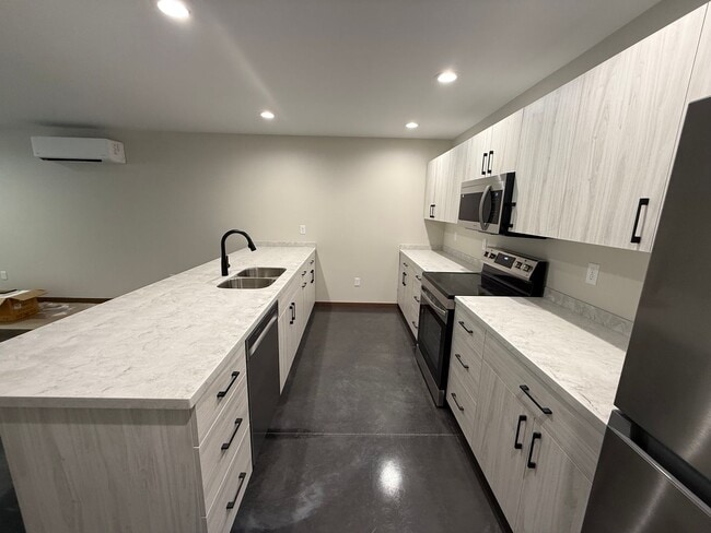 Building Photo - 115 4th St SW
