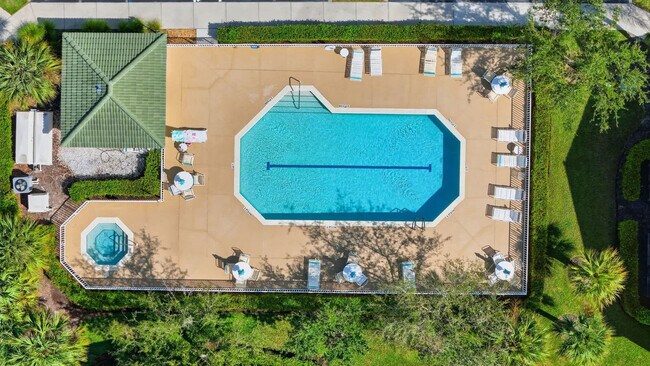 Building Photo - 4945 Cougar Ct S