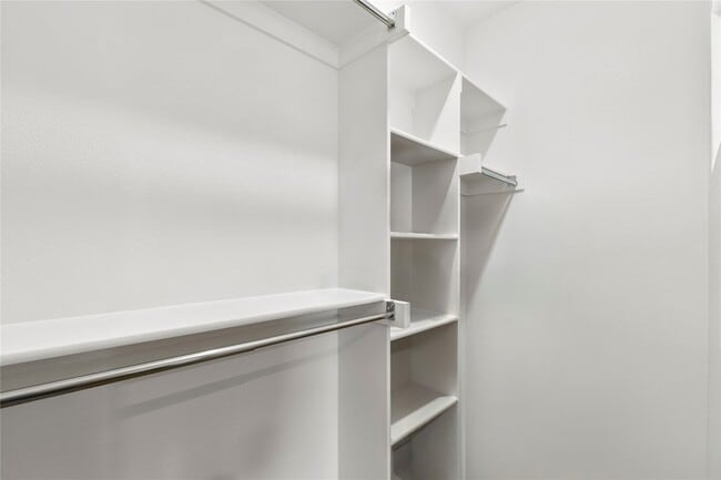 Building Photo - 6329 Mason Ct