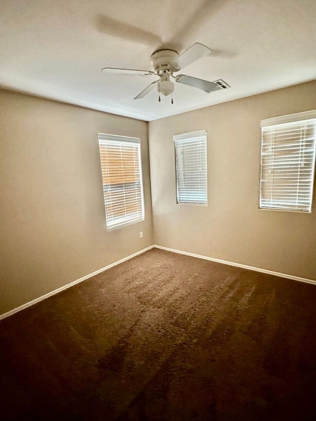 Building Photo - 3 BEDROOM IN MORNING SUN FARMS IN QUEEN CREEK