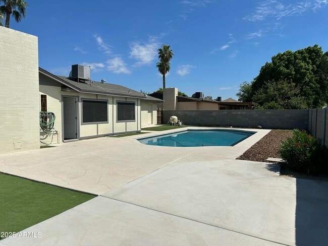 Building Photo - 4639 W Ruth Ave