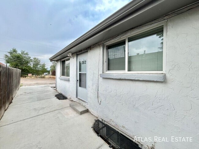 Primary Photo - 3825 S King St