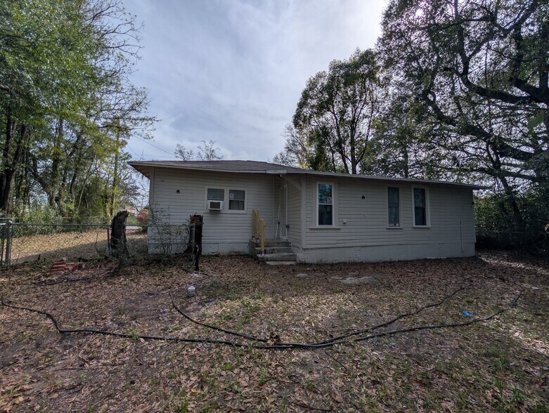 Building Photo - 41 E Sloss Ave