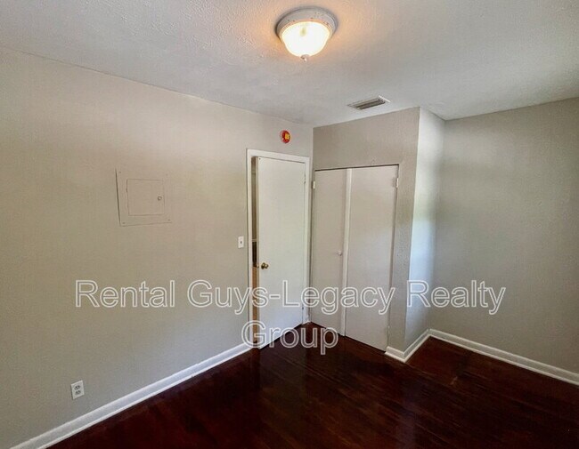 Building Photo - 1738 Wright Ave