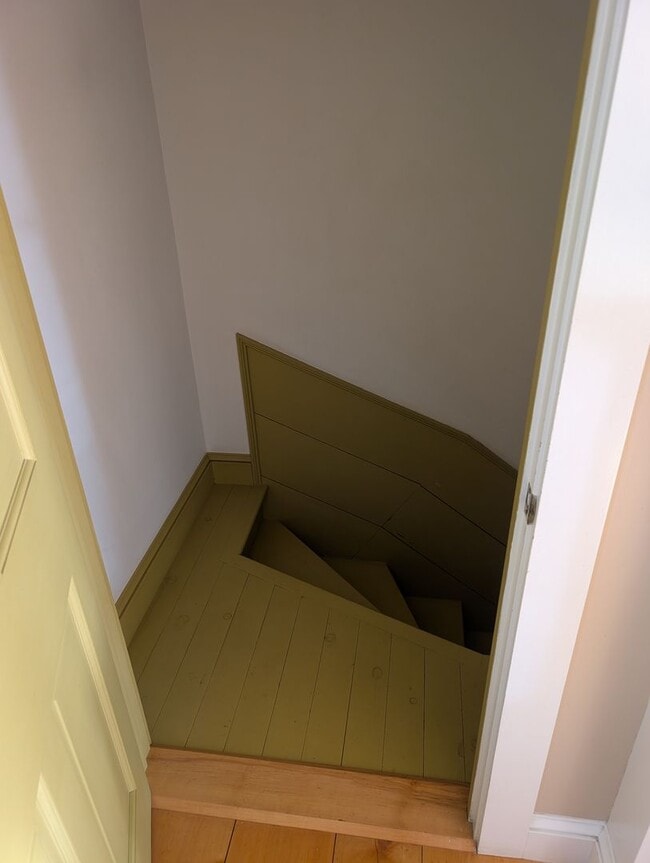 Building Photo - Beautiful 2 Bedroom House