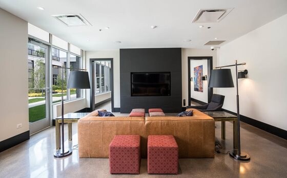 Building Photo - 2450 W Armitage Ave